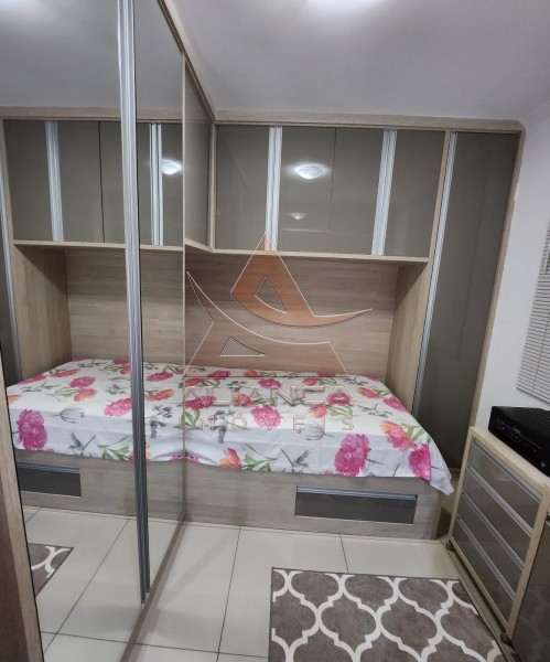 Apartamento à venda com 2 quartos, 40m² - Foto 12