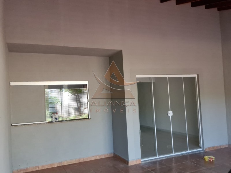 Casa à venda com 3 quartos, 136m² - Foto 1