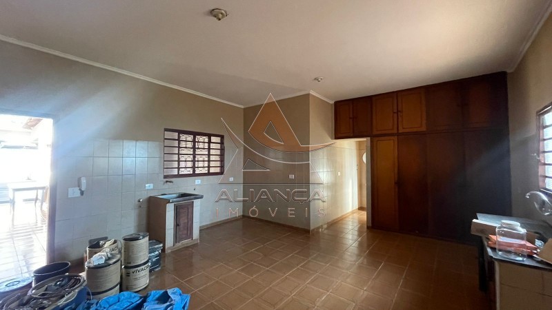 Casa à venda com 3 quartos, 210m² - Foto 11