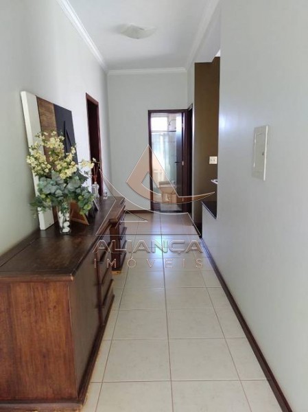 Casa à venda com 4 quartos, 243m² - Foto 2