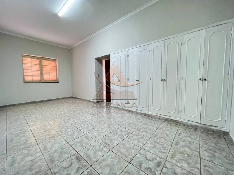 Casa à venda com 3 quartos, 224m² - Foto 2