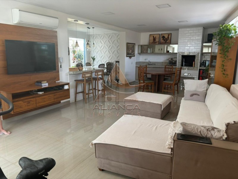 Casa à venda com 3 quartos, 185m² - Foto 1